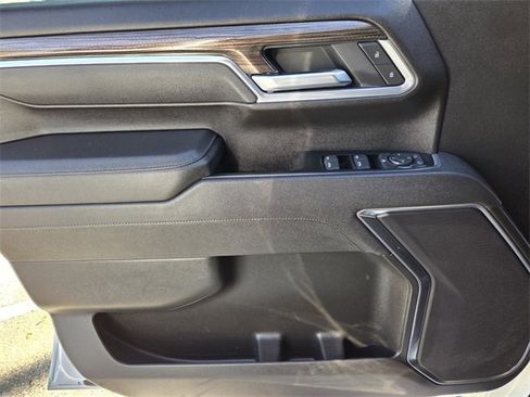 Used 2025 Chevrolet Silverado 2500 LT w/ Convenience Package image 29