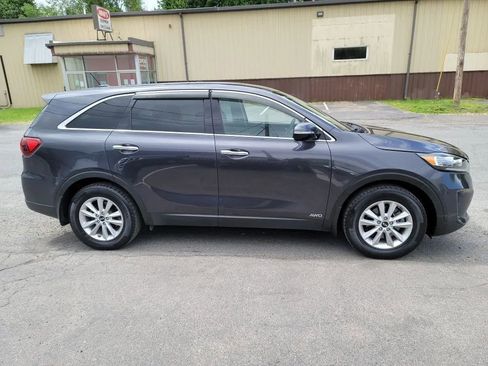 Used 2019 Kia Sorento AWD V6 image 5