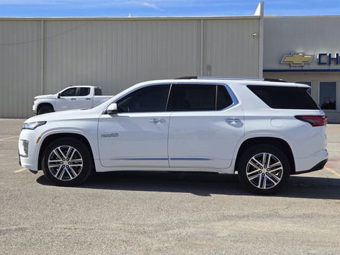 Used 2023 Chevrolet Traverse High Country image 4