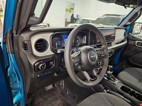 Used 2024 Jeep Wrangler Unlimited AWD/4WD image 11