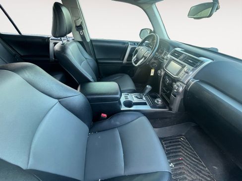 Used 2018 Toyota 4Runner SR5 Premium image 15