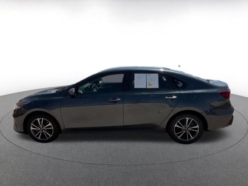 Used 2024 Kia Forte LXS FWD image 9