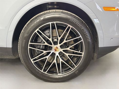 Certified 2026 Porsche Cayenne AWD/4WD image 14