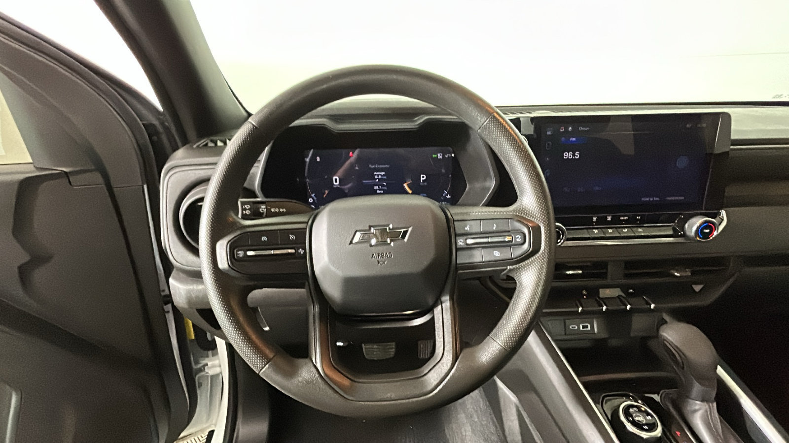Used 2024 Chevrolet Colorado Trail Boss w/ Advanced Trailering Package AWD/4WD image 17