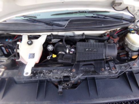 Used 2015 Chevrolet Express 2500 RWD image 32