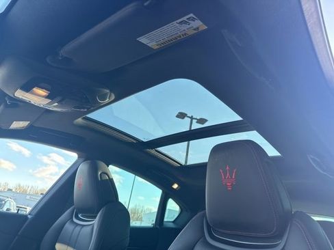 Used 2022 Maserati Levante Modena S AWD/4WD image 21
