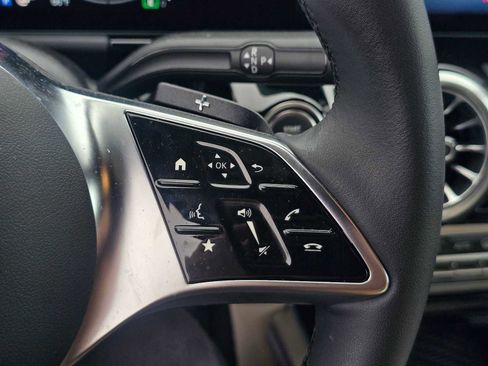 Used 2025 Mercedes-Benz GLA 250 4MATIC image 34