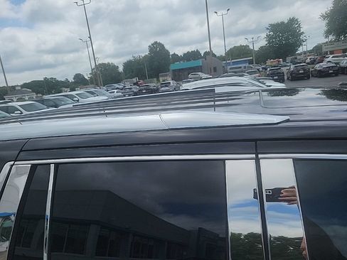 Used 2019 Cadillac Escalade Luxury RWD image 11