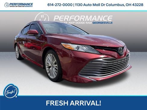Used 2019 Toyota Camry XLE w/ Navigation Package FWD image 1