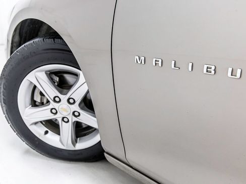 Used 2022 Chevrolet Malibu LS FWD image 11