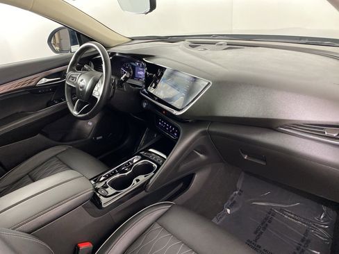 Used 2021 Buick Envision Avenir w/ Technology Package II image 32