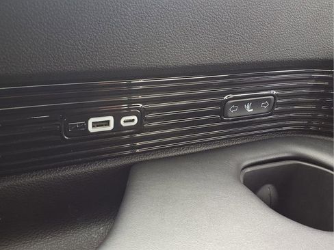 Used 2024 Jeep Grand Wagoneer L Series III image 28