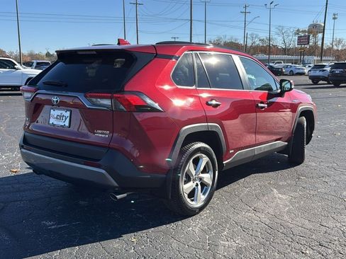 Used 2019 Toyota RAV4 Limited image 9