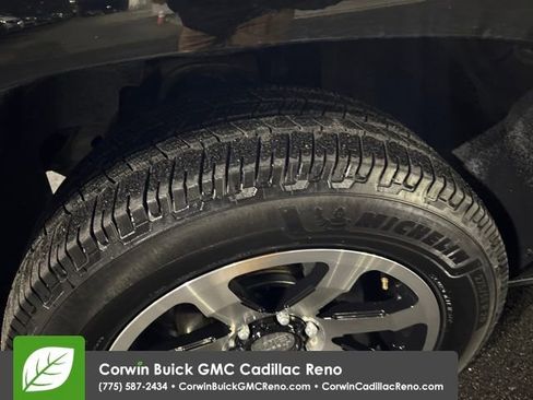 Used 2011 Chevrolet Avalanche LTZ image 29