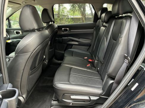 Used 2024 Kia Sorento S FWD image 39