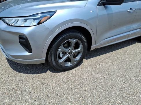 Certified 2024 Ford Escape ST-Line w/ Tech Pack #1 AWD/4WD image 4