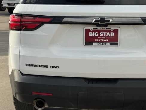 Used 2023 Chevrolet Traverse RS image 11