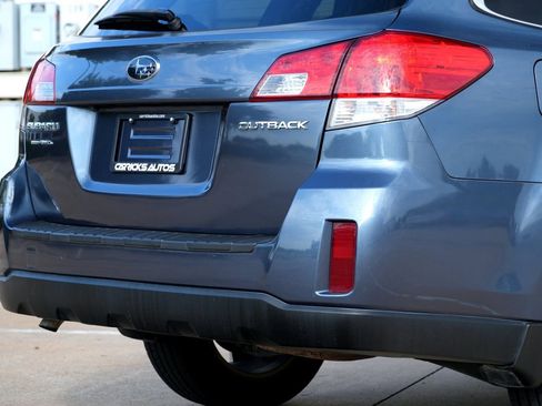 Used 2014 Subaru Outback 2.5i Limited w/ Moonroof Package AWD/4WD image 33