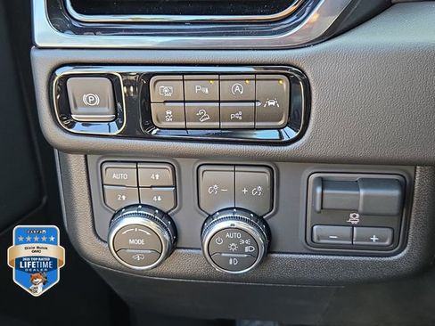 New 2026 GMC Yukon XL AT4 w/ Premium Trailering Package AWD/4WD image 22