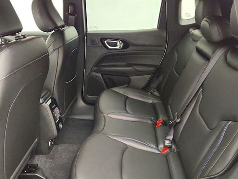 Used 2025 Jeep Compass Limited w/ High Altitude Package AWD/4WD image 21