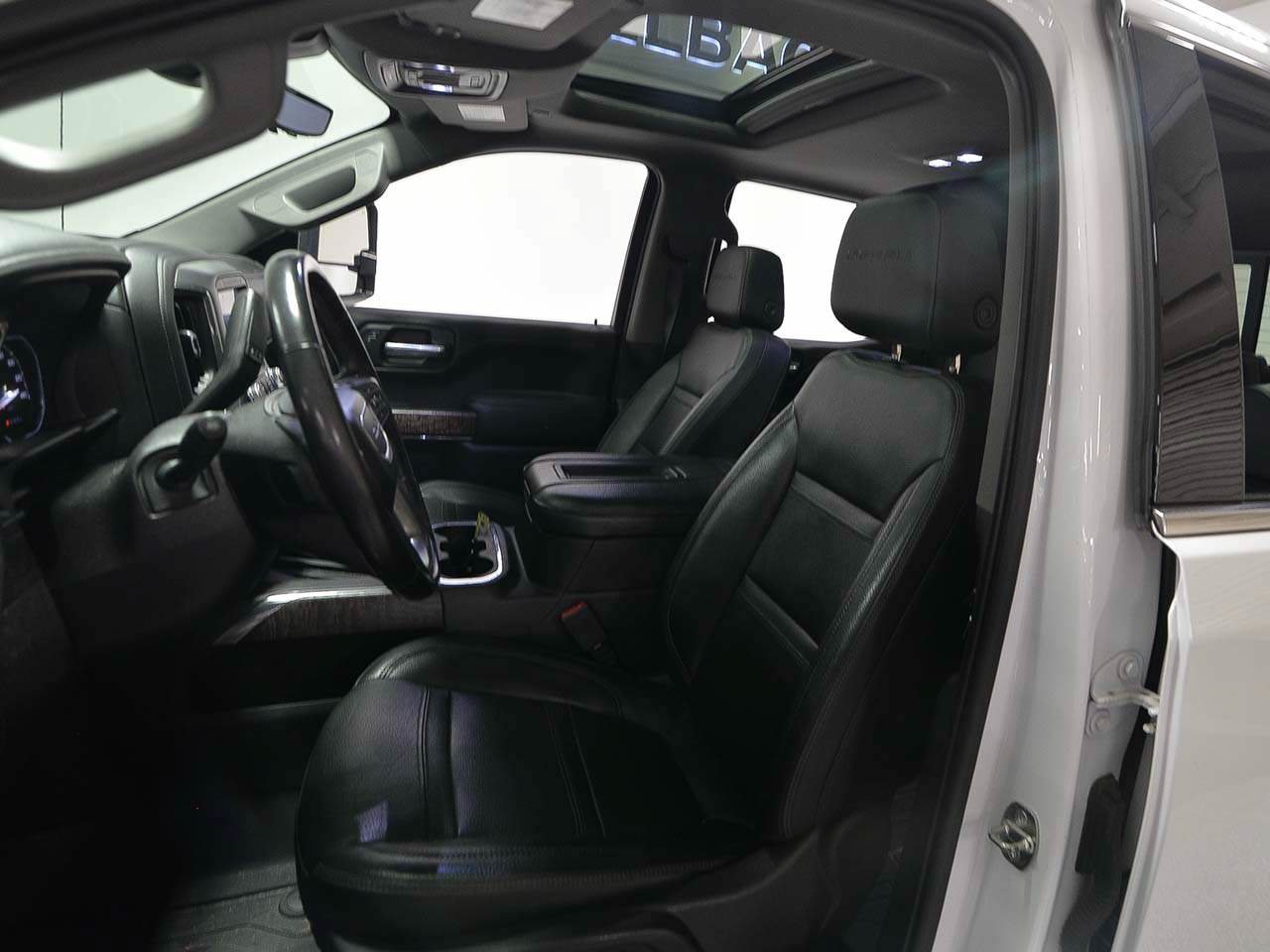 Used 2020 GMC Sierra 1500 Denali w/ Denali Premium Package AWD/4WD image 9