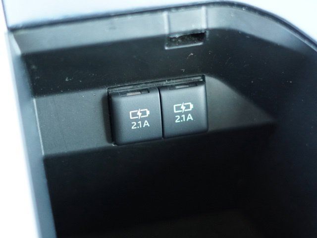 Used 2018 Toyota Camry XLE w/ Audio Package FWD image 40