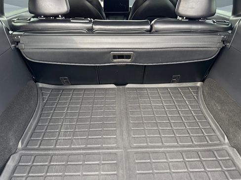 Used 2021 Tesla Model Y Performance image 31