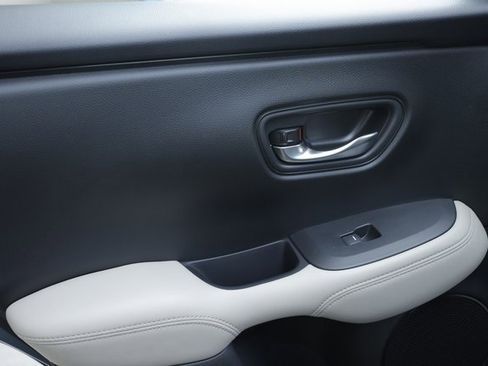 New 2025 Honda HR-V LX image 27