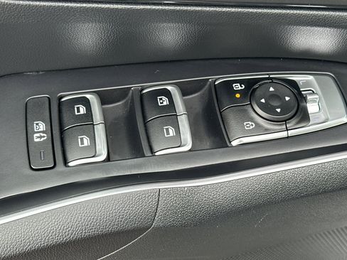 Used 2024 Kia Sorento S image 15