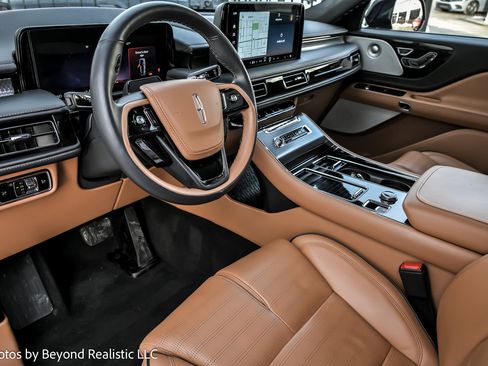 Used 2025 Lincoln Aviator Black Label w/ Jet Appearance Package image 24