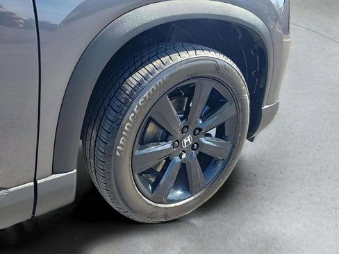 Used 2025 Honda Pilot Black Edition image 35