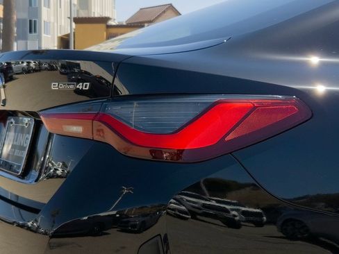 New 2026 BMW i4 eDrive40 w/ Parking Assistance Package RWD image 4