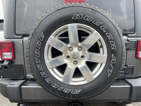 Used 2018 Jeep Wrangler Unlimited Sahara w/ Dual Top Group image 11