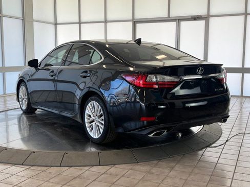 Used 2016 Lexus ES 350 w/ Luxury Package w/Wood Trim image 5