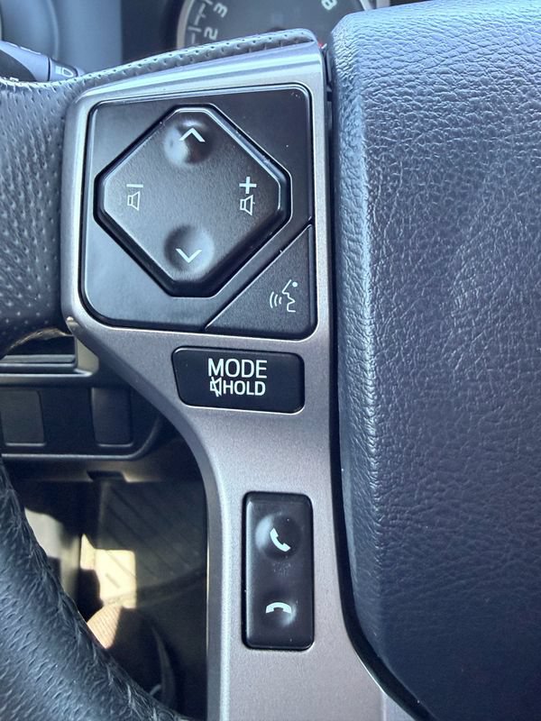 Used 2017 Toyota Tacoma SR5 AWD/4WD image 30