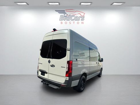 Used 2023 Mercedes-Benz Sprinter 2500 image 4