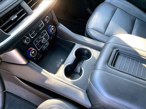 Used 2022 Chevrolet Tahoe LT w/ Luxury Package image 15