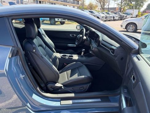 Used 2025 Ford Mustang GT Premium RWD image 33