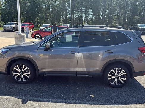 Used 2024 Subaru Forester Limited w/ Convenience Package AWD/4WD image 6