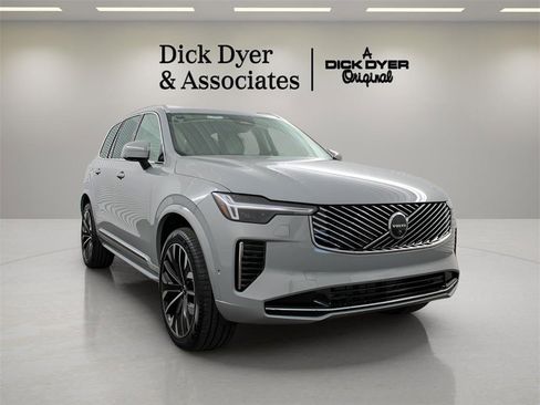 New 2026 Volvo XC90 B6 Ultra image 10