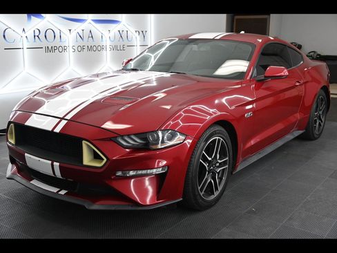 Used 2020 Ford Mustang GT image 1