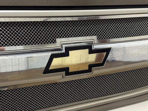 Used 2016 Chevrolet Express 2500 RWD image 43
