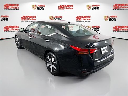 Certified 2022 Nissan Altima 2.5 SV image 2