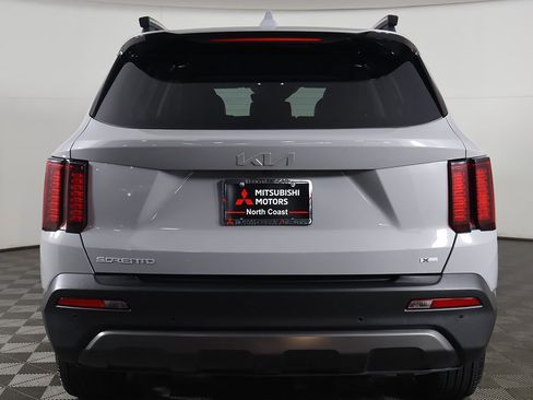 Used 2023 Kia Sorento S w/ Panoramic Sunroof Package image 13