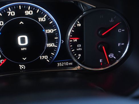 Used 2023 GMC Acadia Denali image 11