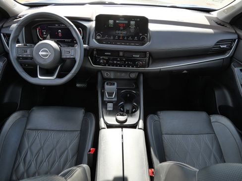 Used 2023 Nissan Rogue Platinum w/ Platinum Premium Package image 10