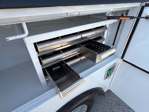 New 2025 Ford F550 4x4 Regular Cab Super Duty image 33