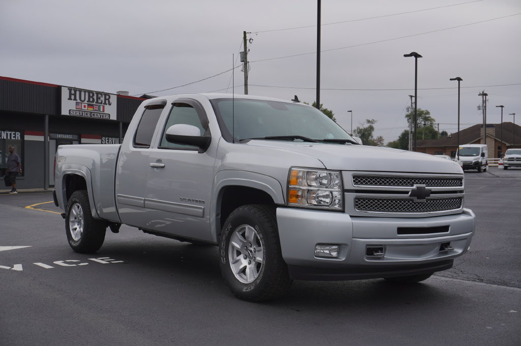 Used 2013 Chevrolet Silverado 1500 LTZ w/ Z71 Appearance Package AWD/4WD image 9