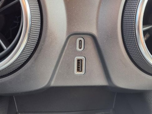 Used 2025 Chevrolet Blazer LT image 9