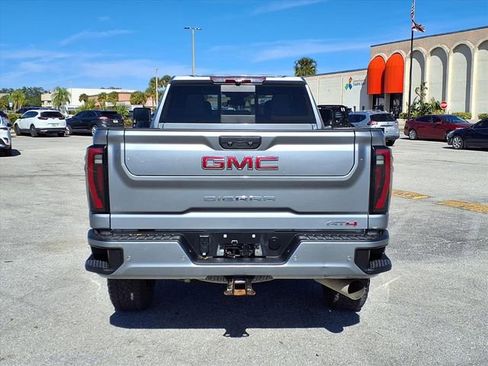 Used 2024 GMC Sierra 2500 AT4 w/ AT4 Preferred Package AWD/4WD image 6